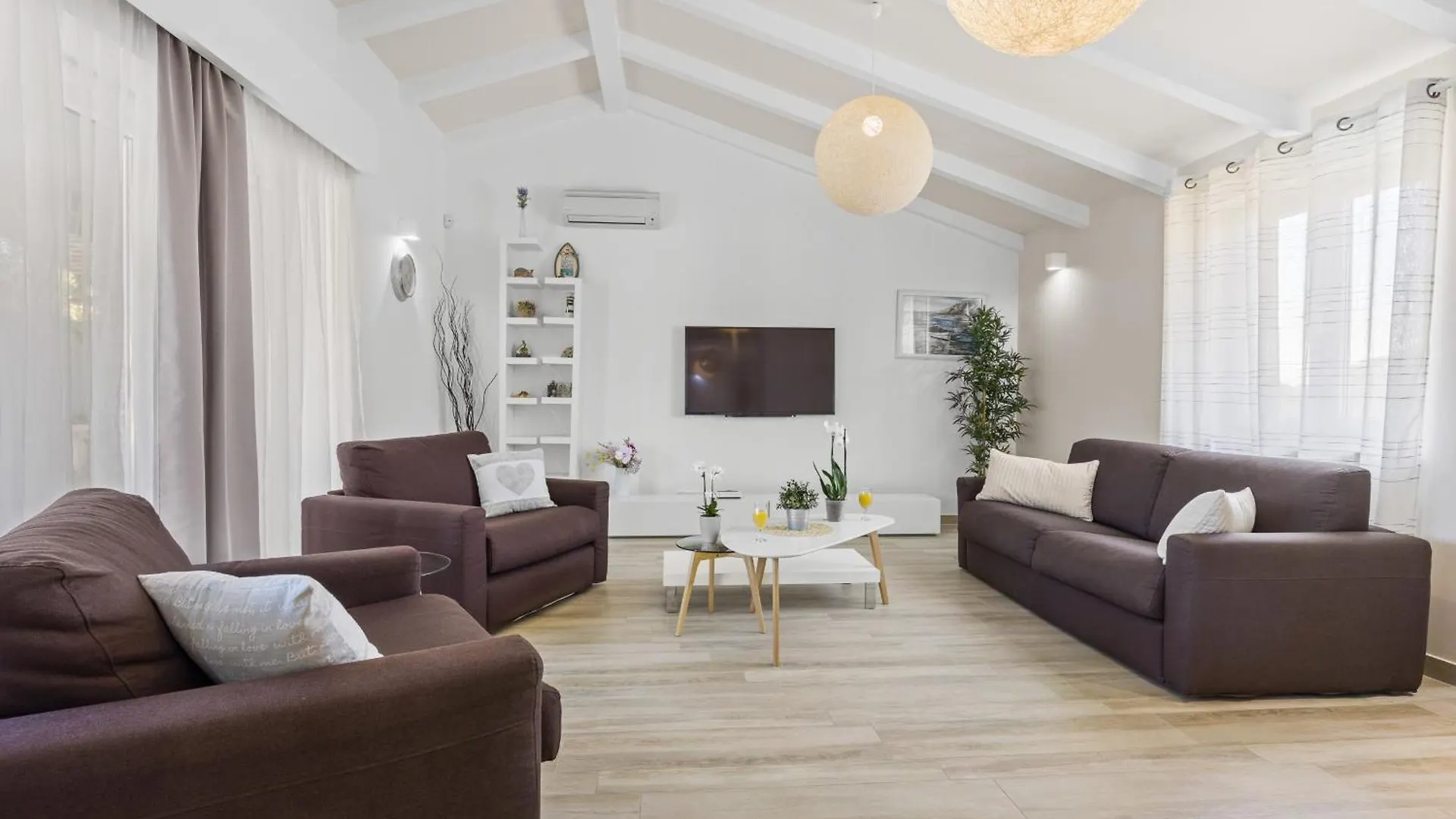 Villa Bosco In Medulin With Sea View And Private Pool Only 300 Meters From The Beach